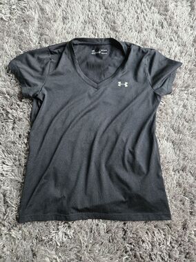 Under Armour Women’s Loose HeatGear V-Neck T-shirt - Black